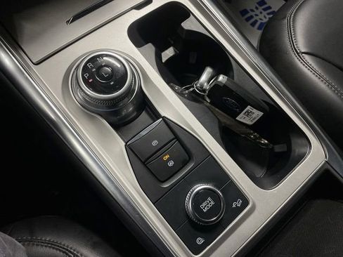 Used 2023 Ford Explorer XLT w/ Equipment Group 202A image 20