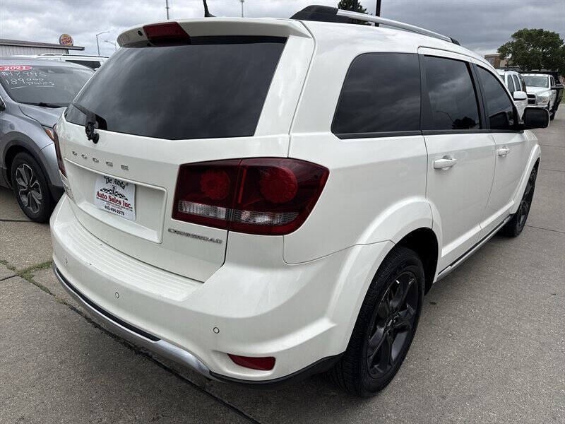 Used 2020 Dodge Journey Crossroad FWD image 7