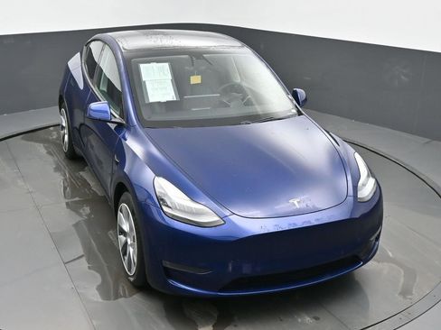 Used 2020 Tesla Model Y Long Range image 16
