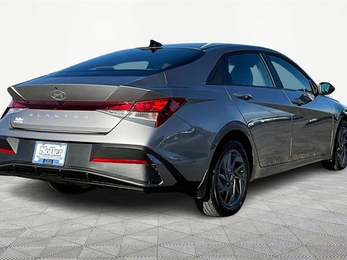 Used 2024 Hyundai Elantra SEL image 2