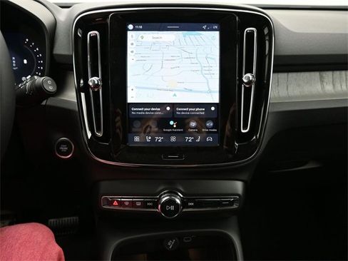 New 2026 Volvo XC40 B5 Core w/ Climate Package image 11