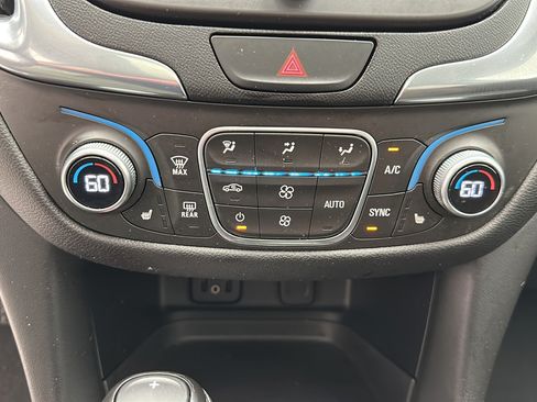 Used 2018 Chevrolet Equinox LT w/ Sun & Infotainment Package AWD/4WD image 20