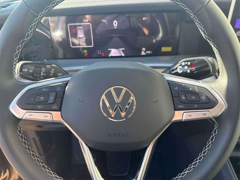 New 2026 Volkswagen Tiguan SE FWD image 15