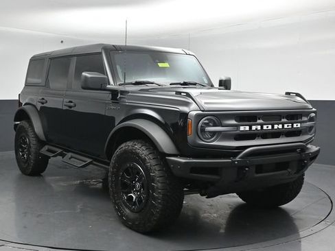 Used 2023 Ford Bronco Big Bend w/ Sasquatch Package AWD/4WD image 1