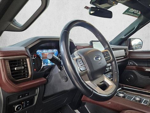 Used 2023 Ford Expedition Limited AWD/4WD image 9