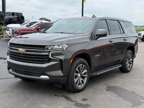 Used 2021 Chevrolet Tahoe LT w/ LT Signature Package AWD/4WD image 4