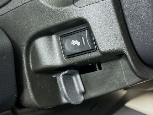 Used 2019 RAM 3500 Laramie image 11