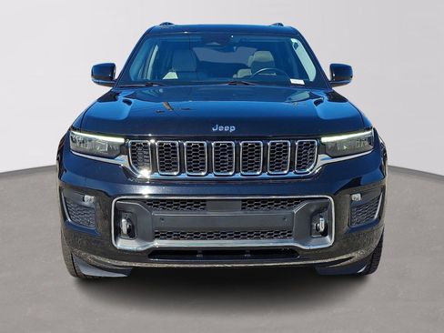 Used 2021 Jeep Grand Cherokee L Overland w/ Luxury Tech Group IV AWD/4WD image 2
