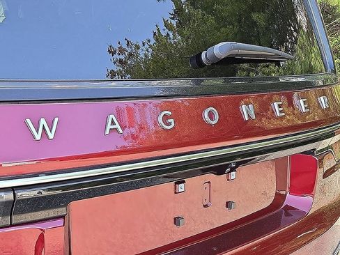 Used 2024 Jeep Wagoneer L Series II w/ Flexible Seating Group AWD/4WD image 35