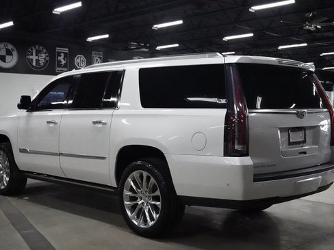 Used 2018 Cadillac Escalade ESV Premium Luxury AWD/4WD image 3