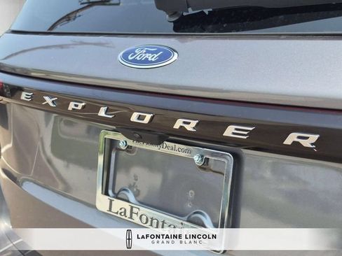 Used 2025 Ford Explorer Active w/ Active Comfort Package AWD/4WD image 10
