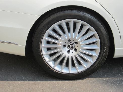 Used 2018 Mercedes-Benz S 560 Sedan image 8