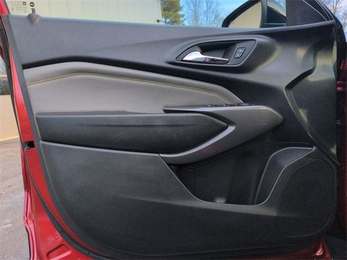 Used 2024 Chevrolet Trax ACTIV w/ Sunroof Package image 21