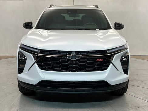 New 2026 Chevrolet Trax RS w/ Sunroof Package FWD image 9