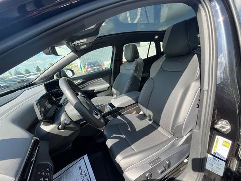 Used 2023 Volkswagen ID.4 Pro S AWD/4WD image 10