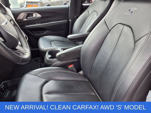 Used 2020 Chrysler Pacifica Touring-L w/ Advanced Safetytec Group AWD/4WD image 3