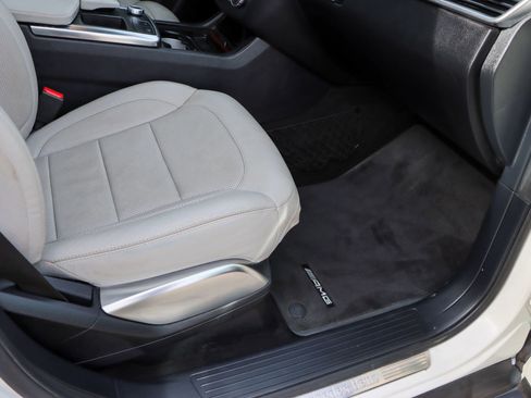 Used 2015 Mercedes-Benz GL 550 4MATIC image 44
