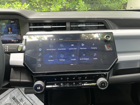 New 2027 Chevrolet Bolt LT w/ Comfort Package FWD image 25