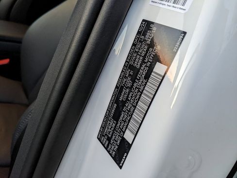 Certified 2025 Volvo XC90 B5 Plus image 30