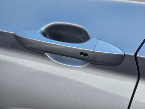 Used 2024 Volkswagen Jetta SE image 12