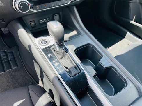 Used 2024 Nissan Sentra SV FWD image 16