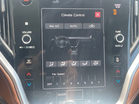 Used 2021 Subaru Outback Touring AWD/4WD image 16