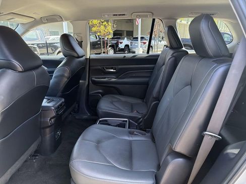 Used 2024 Toyota Grand Highlander AWD image 25