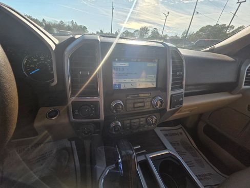 Used 2018 Ford F150 Lariat w/ Equipment Group 502A Luxury image 15