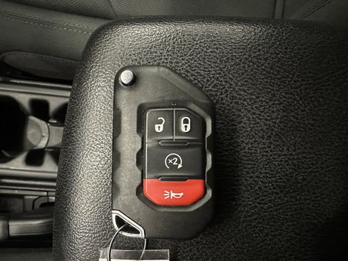 Used 2021 Jeep Gladiator Sport image 29