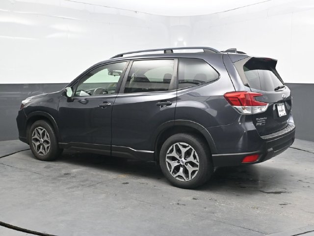Used 2019 Subaru Forester Premium AWD/4WD image 4