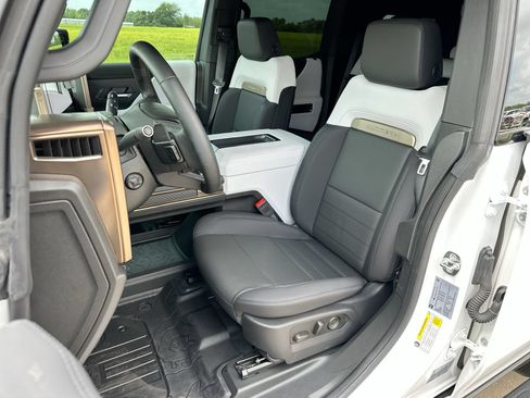 Used 2025 GMC Hummer EV 3X w/ LPO, Sport Package AWD/4WD image 11