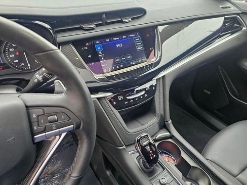 Certified 2024 Cadillac XT6 Sport w/ Technology Package image 31