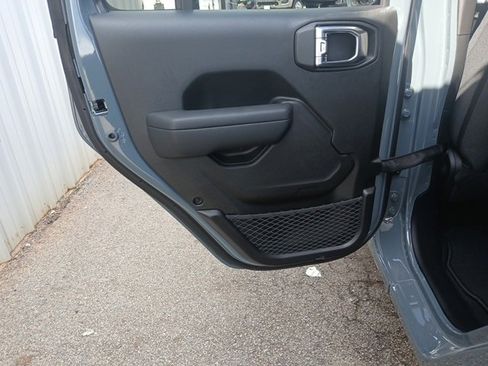 New 2025 Jeep Gladiator Sport image 14