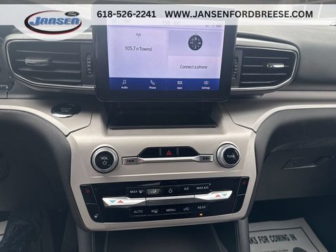Used 2023 Ford Explorer XLT w/ Equipment Group 202A AWD/4WD image 22