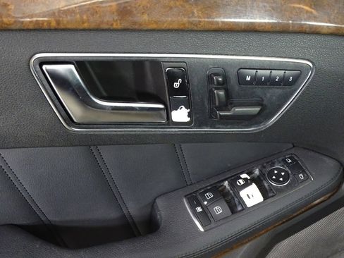 Used 2013 Mercedes-Benz E 350 4MATIC Sedan image 18