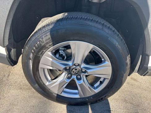 Used 2025 Toyota RAV4 XLE image 30