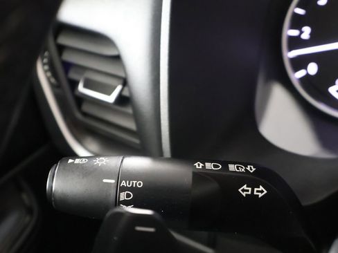 Used 2025 Nissan Rogue SV AWD/4WD image 38