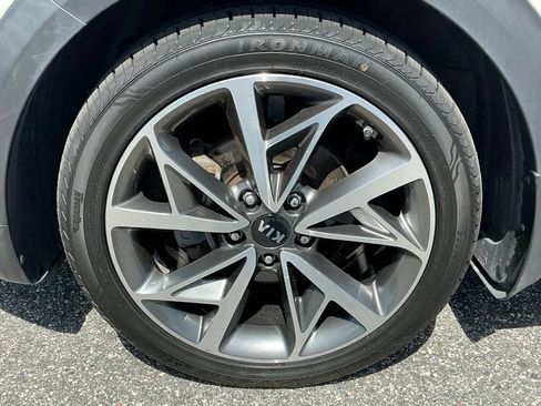Used 2020 Kia Niro Touring FWD image 22