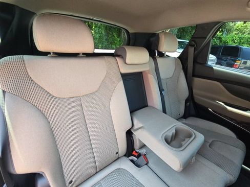 Used 2019 Hyundai Santa Fe SEL FWD image 16