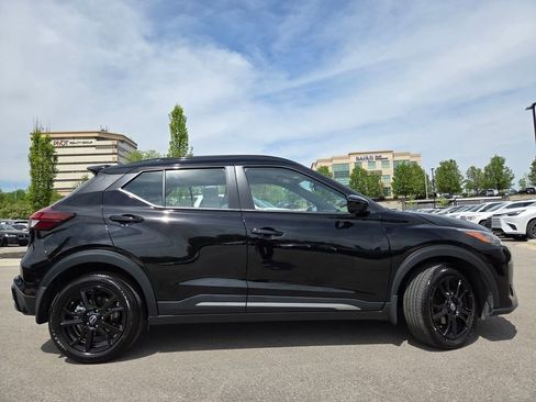 Used 2024 Nissan Kicks SR w/ SR Premium Package FWD image 25