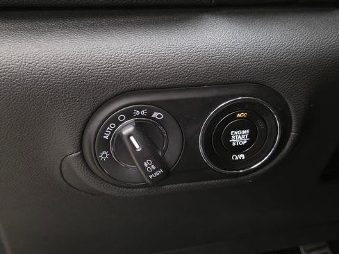 Used 2018 Maserati Levante GranSport image 23