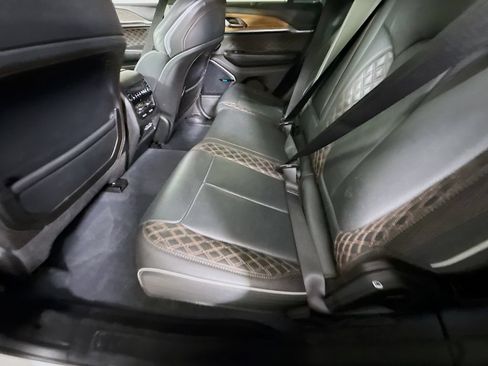 Used 2023 Jeep Grand Cherokee Summit AWD/4WD image 30