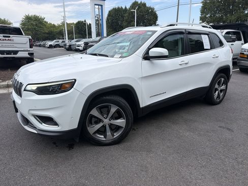 Used 2020 Jeep Cherokee Limited w/ Technology Group FWD image 5