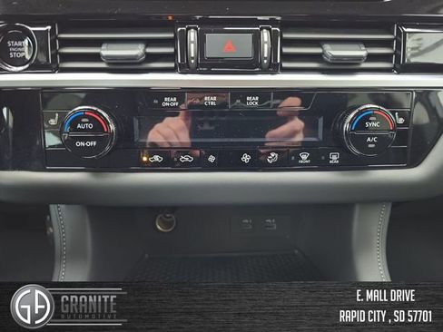 New 2025 Nissan Pathfinder SV w/ Black Appearance Package image 18