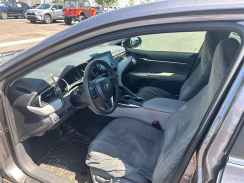 Used 2021 Toyota Camry LE FWD image 10
