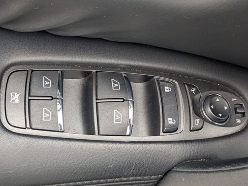 Used 2024 Nissan Armada SL w/ Captain's Chairs Package RWD image 12