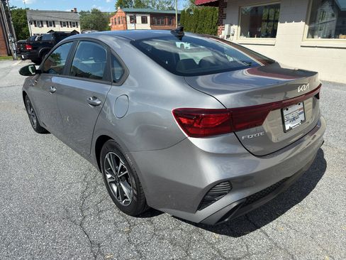 Used 2023 Kia Forte LXS w/ LXS Technology Package FWD image 3