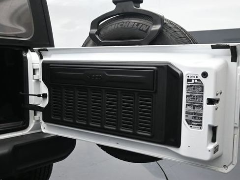 Used 2022 Jeep Wrangler Unlimited Sport AWD/4WD image 19
