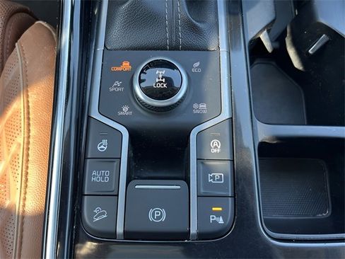 Used 2022 Kia Sorento SX Prestige w/ Rust Color Package image 33