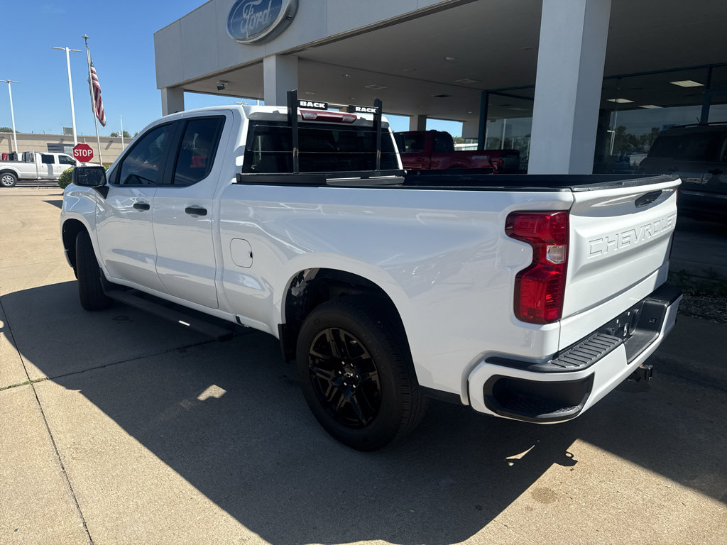 Used 2023 Chevrolet Silverado 1500 Custom AWD/4WD image 9